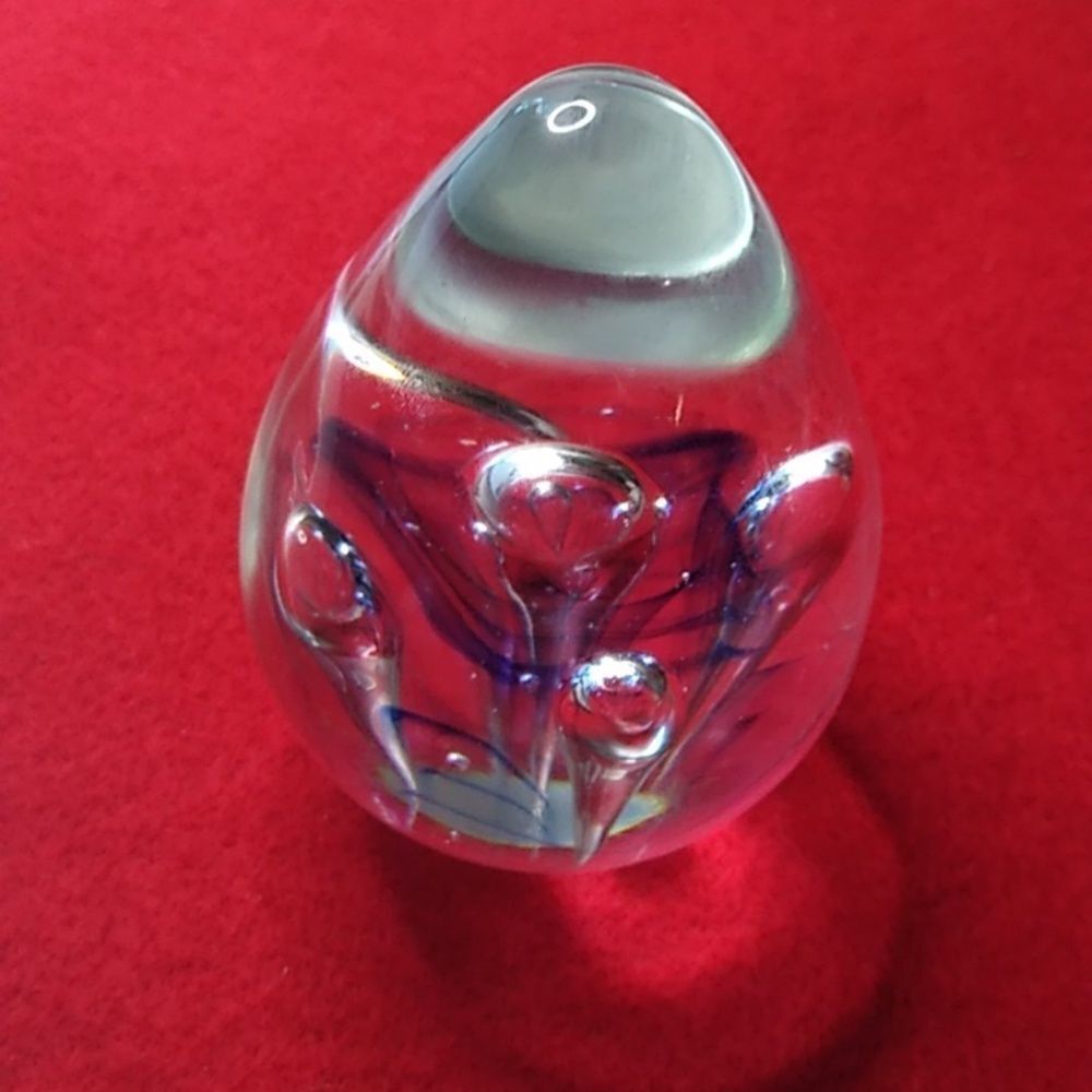 Vintage Paperweight Art Glass Egg Shaped Bubbles/Blue Mist Cottagecore Unique